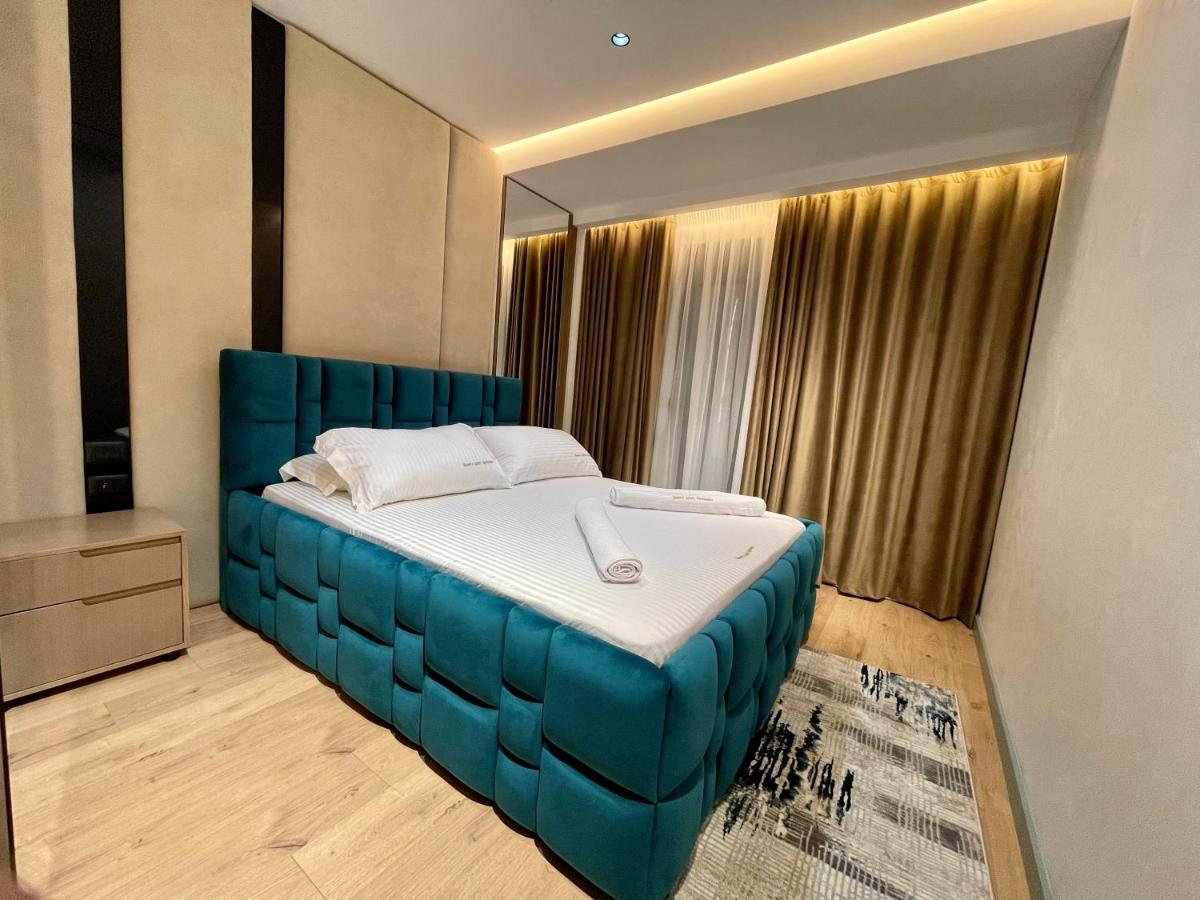 Queens Luxury Apartments Тирана Екстер'єр фото