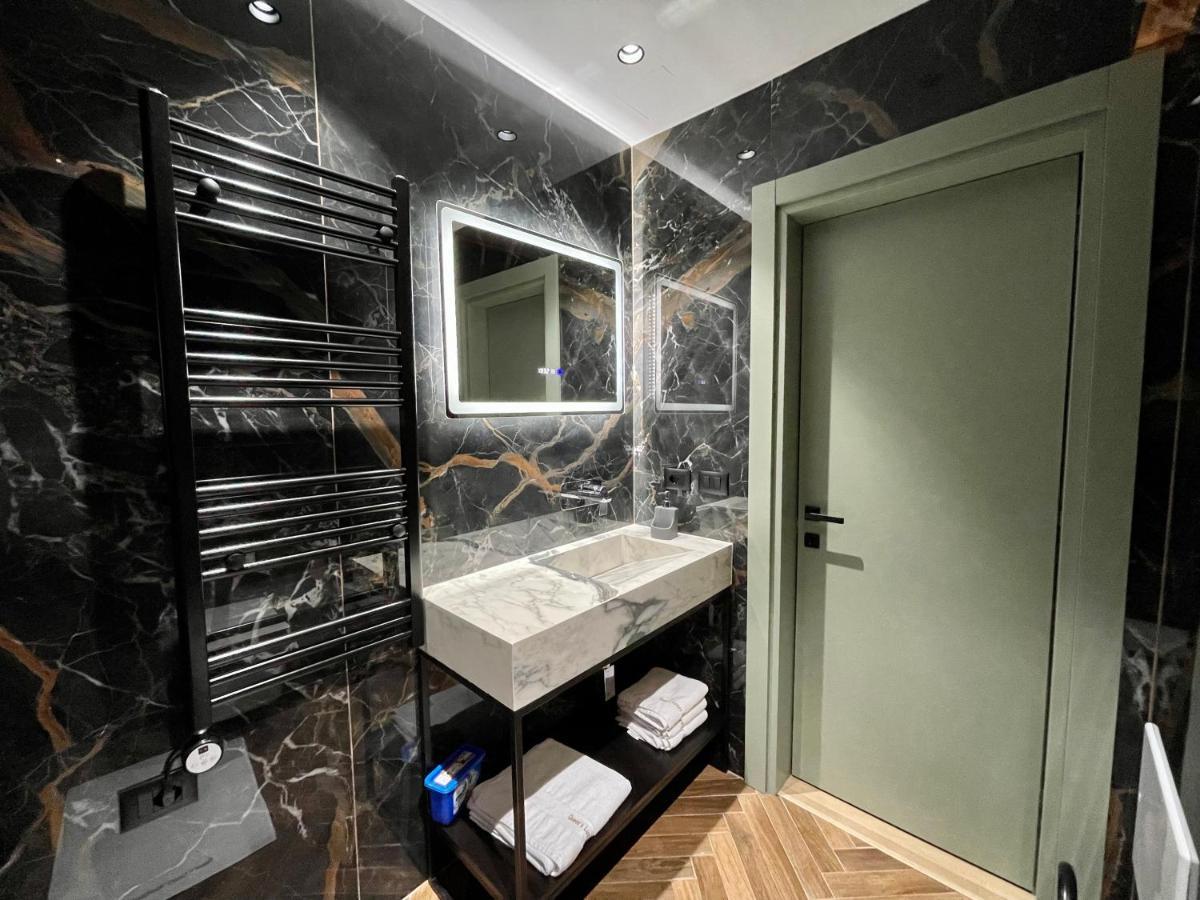 Queens Luxury Apartments Тирана Екстер'єр фото