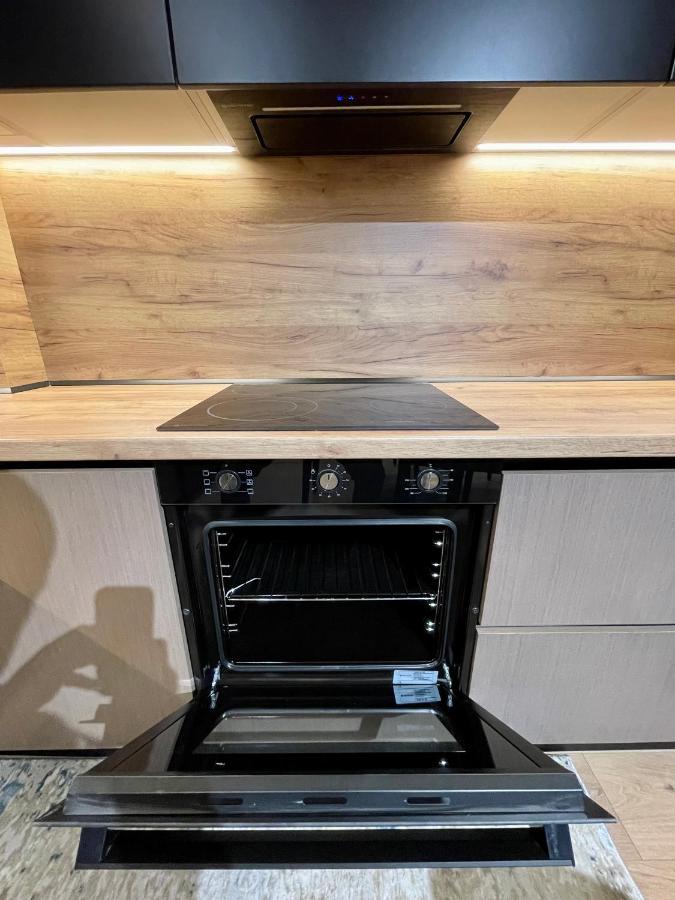 Queens Luxury Apartments Тирана Екстер'єр фото