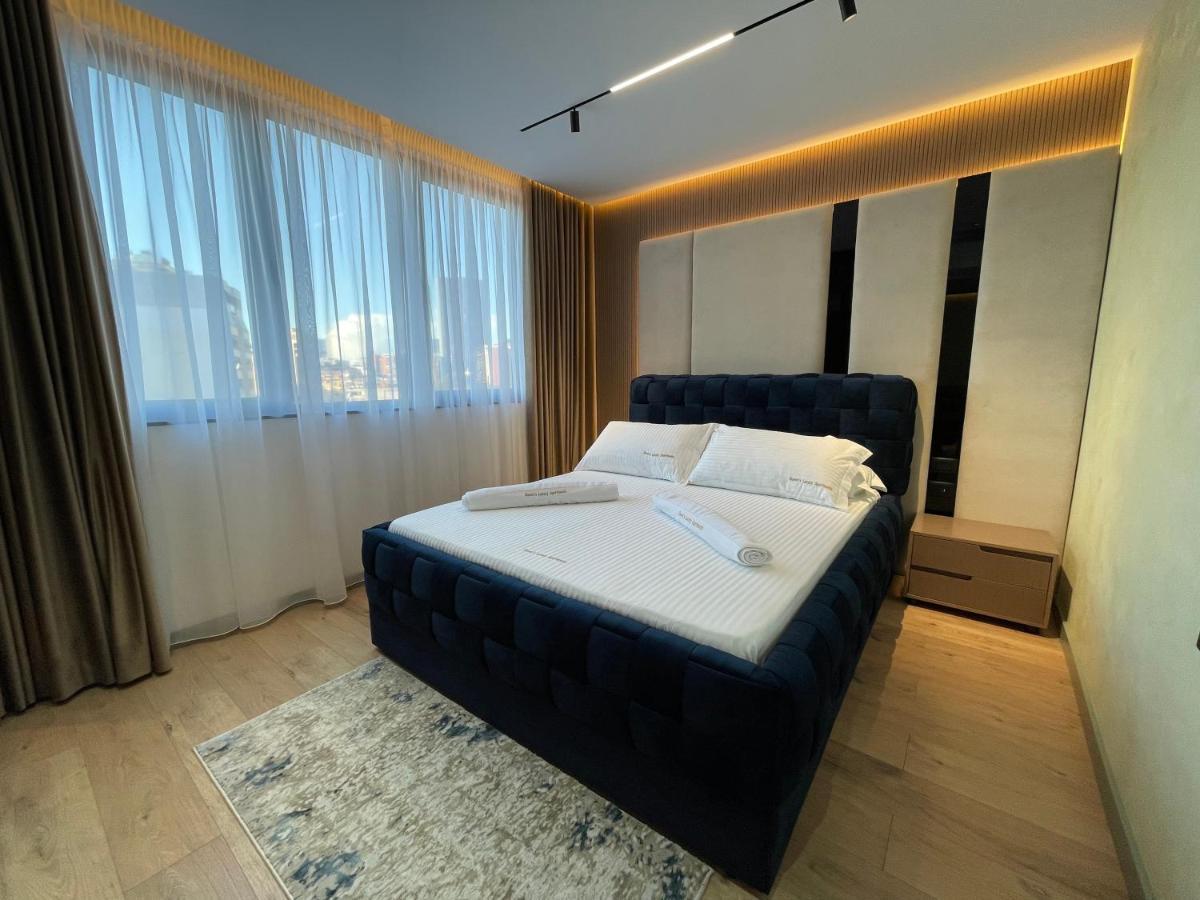 Queens Luxury Apartments Тирана Екстер'єр фото