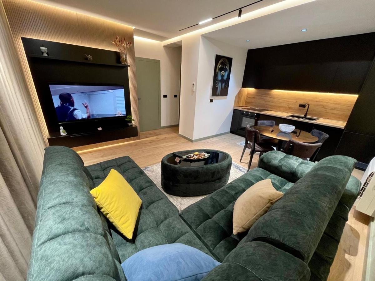 Queens Luxury Apartments Тирана Екстер'єр фото