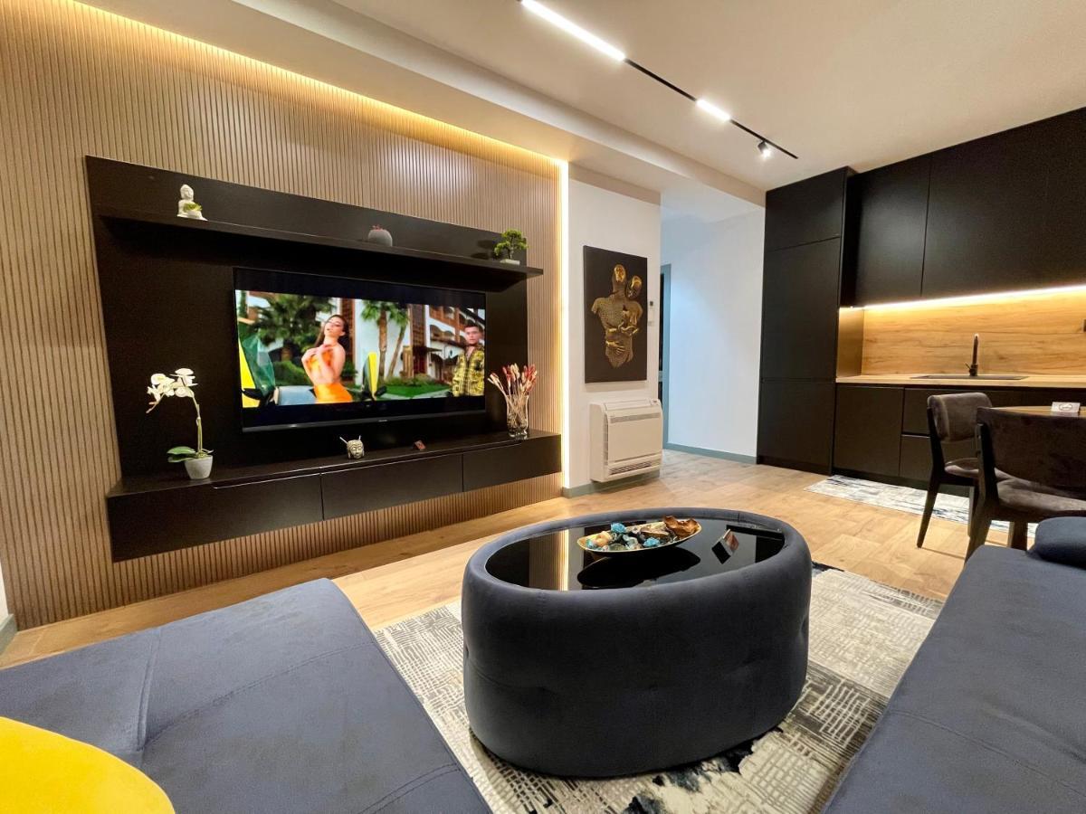 Queens Luxury Apartments Тирана Екстер'єр фото