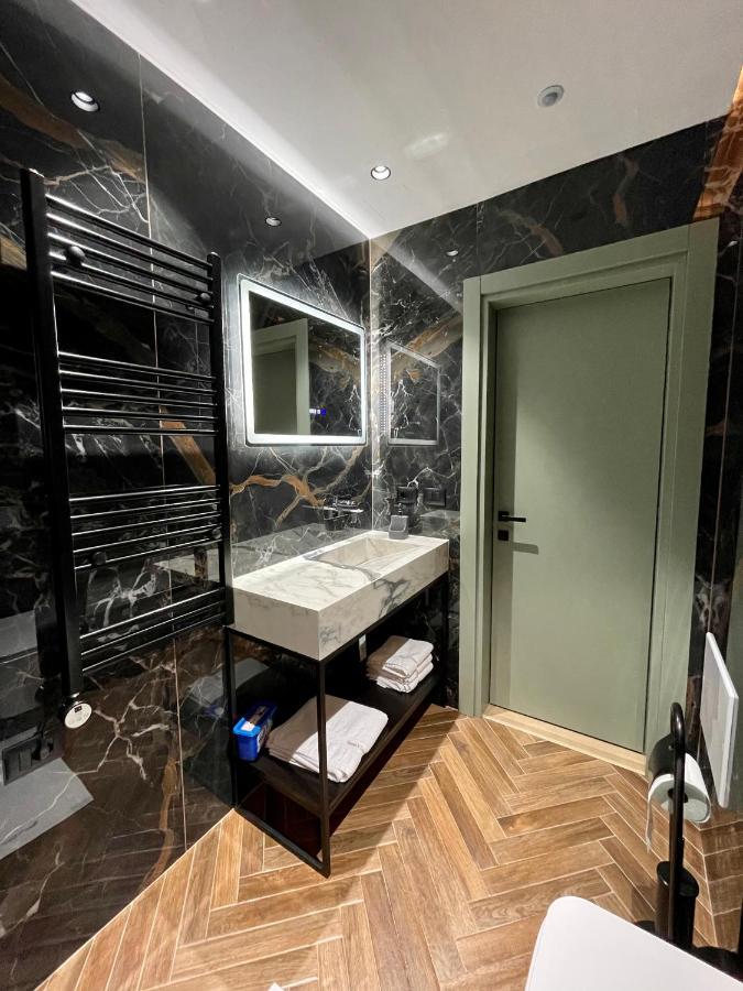 Queens Luxury Apartments Тирана Екстер'єр фото