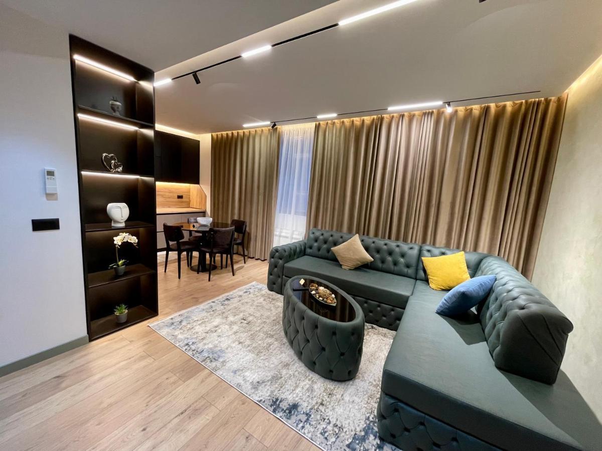 Queens Luxury Apartments Тирана Екстер'єр фото