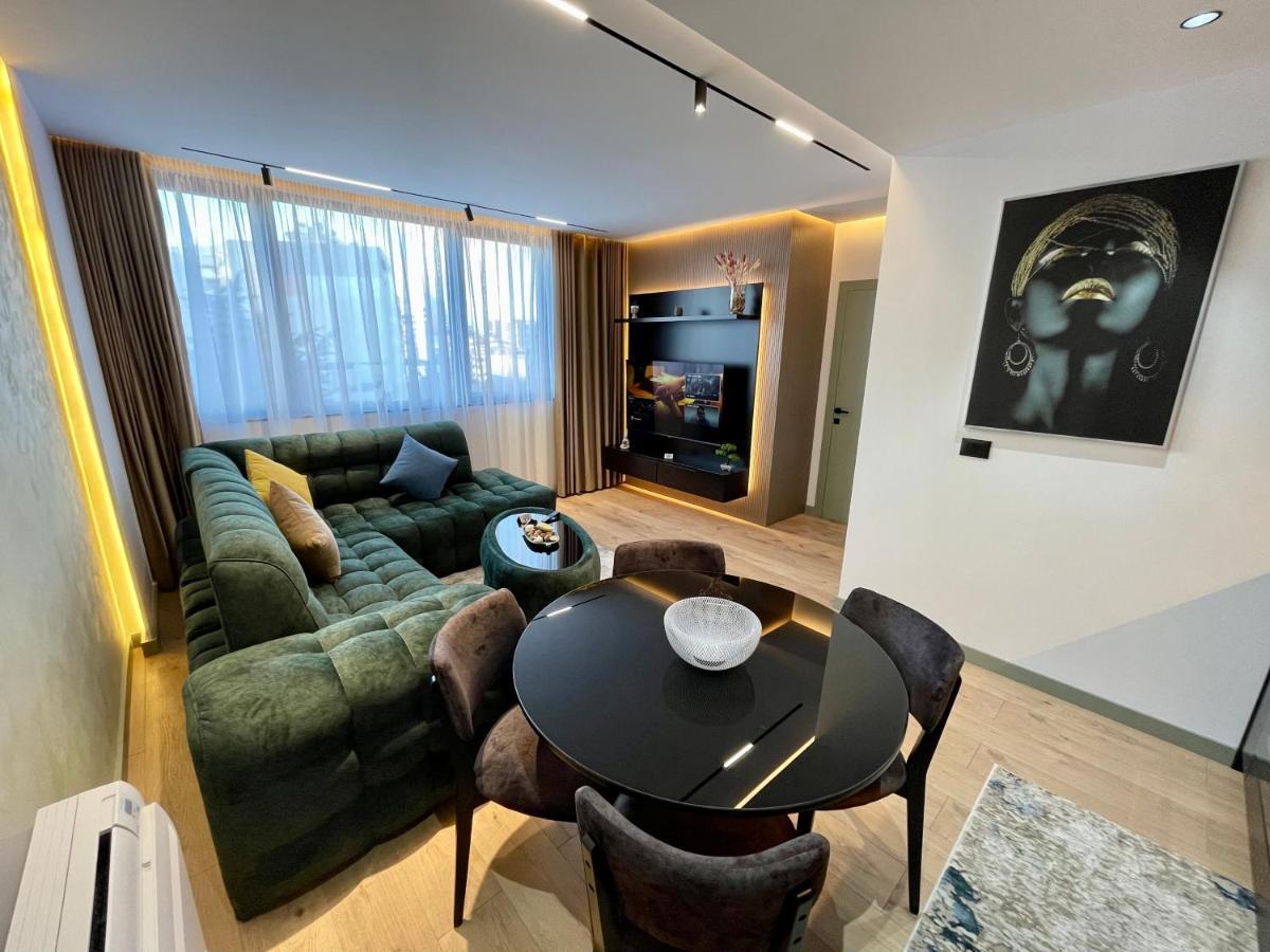 Queens Luxury Apartments Тирана Екстер'єр фото