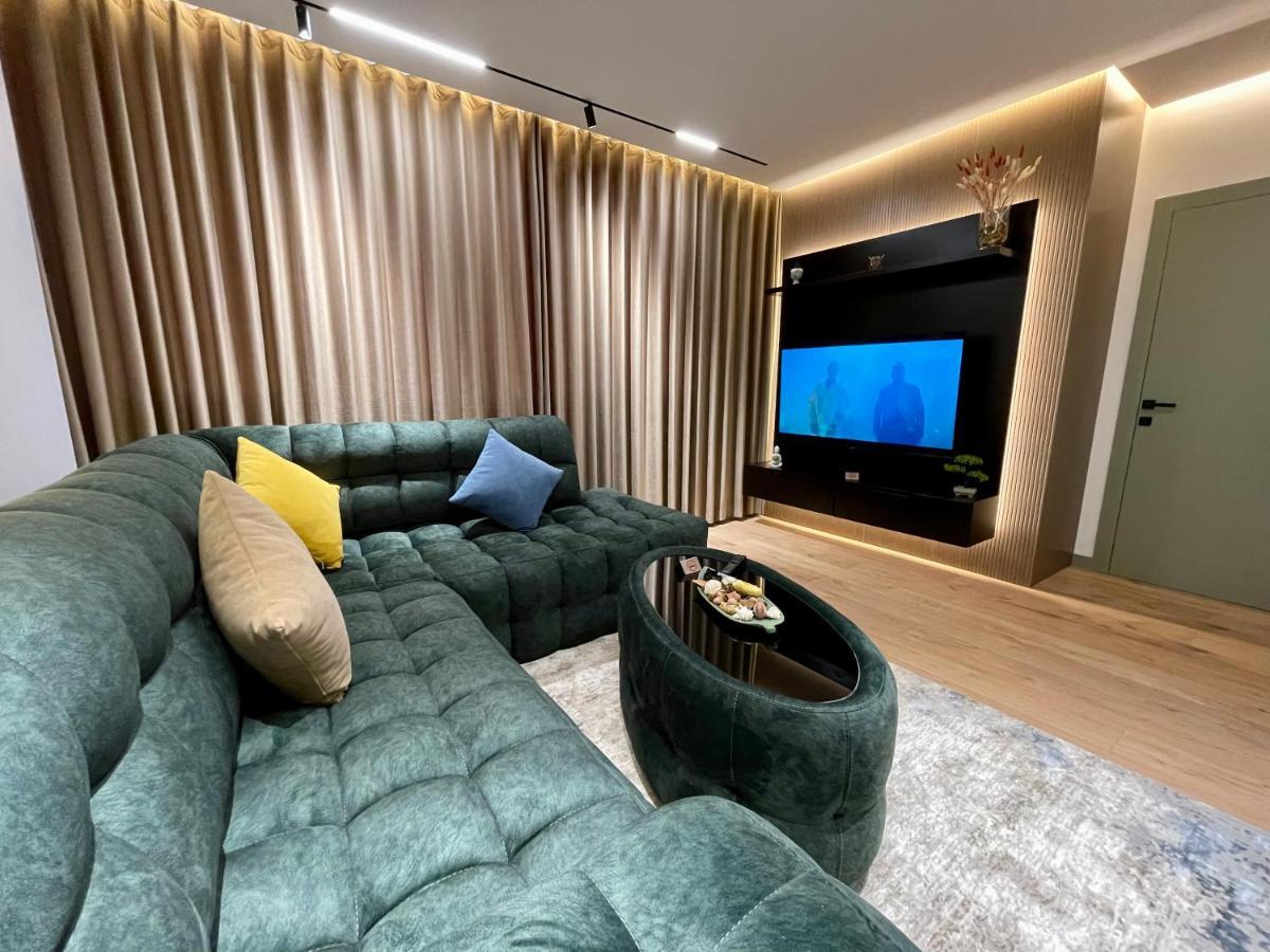 Queens Luxury Apartments Тирана Екстер'єр фото