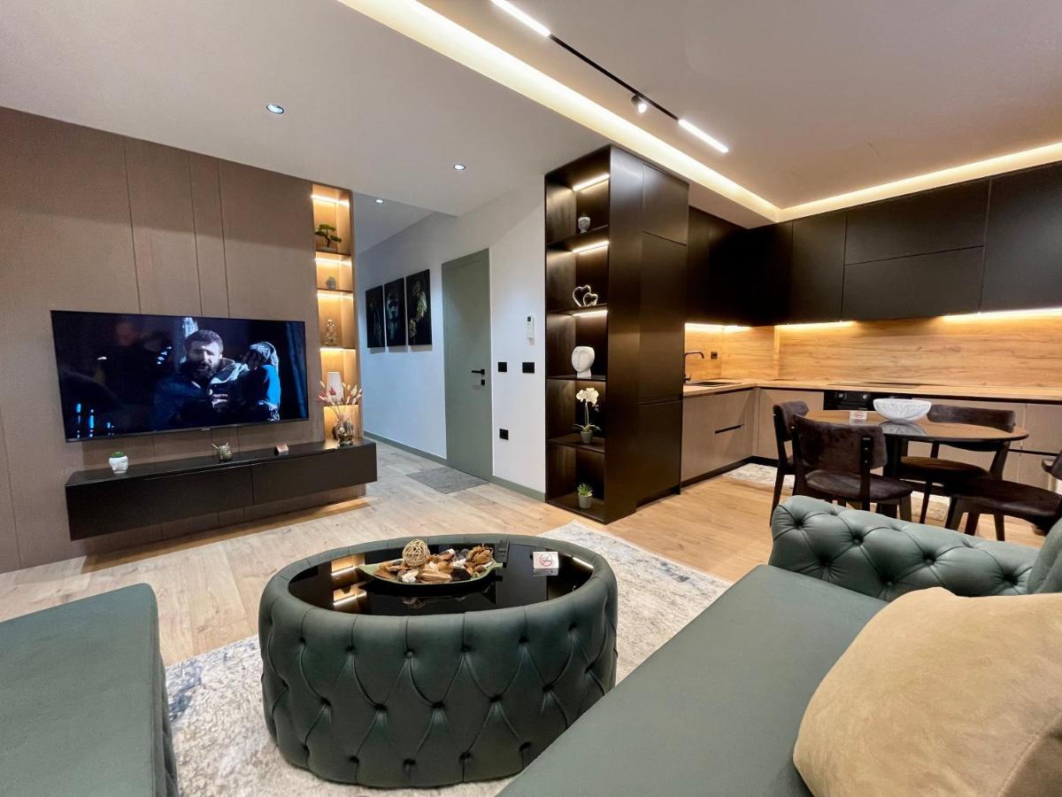 Queens Luxury Apartments Тирана Екстер'єр фото