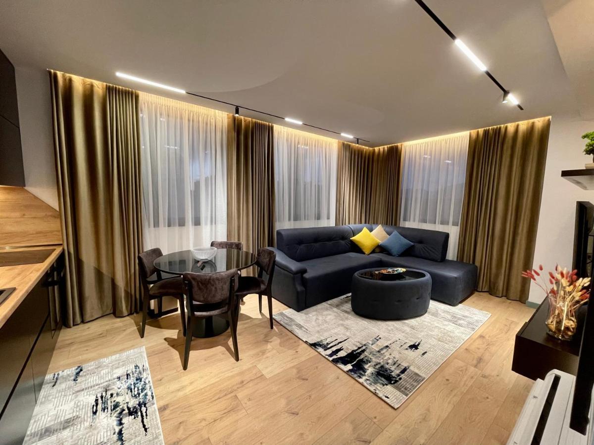 Queens Luxury Apartments Тирана Екстер'єр фото