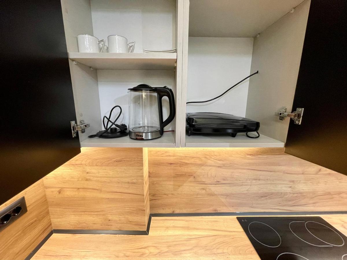 Queens Luxury Apartments Тирана Екстер'єр фото