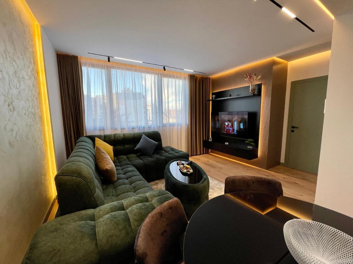 Queens Luxury Apartments Тирана Екстер'єр фото