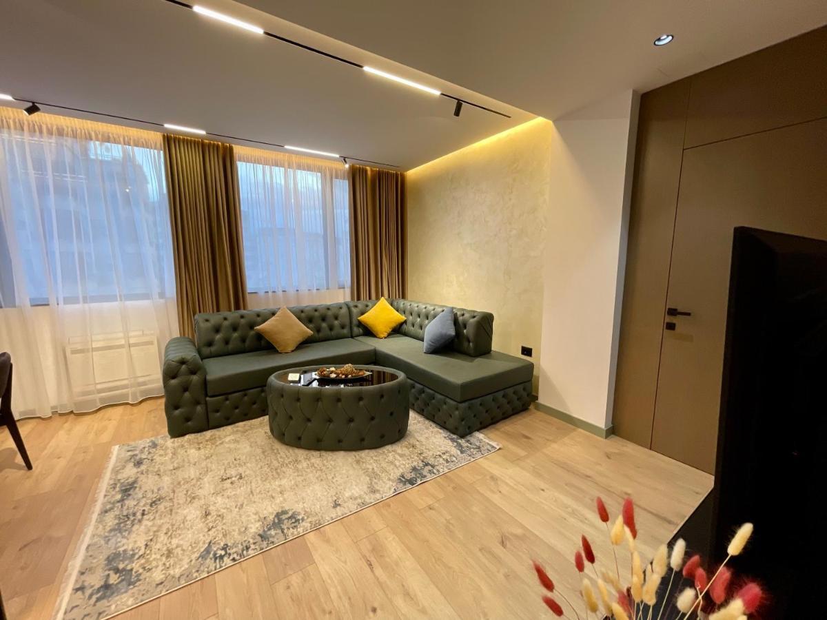 Queens Luxury Apartments Тирана Екстер'єр фото